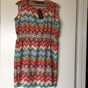 NWT fun summer dress with zipper pockets!